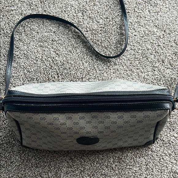 Vintage Gucci Navy and Gray Shoulder Bag - Picture 2 of 11